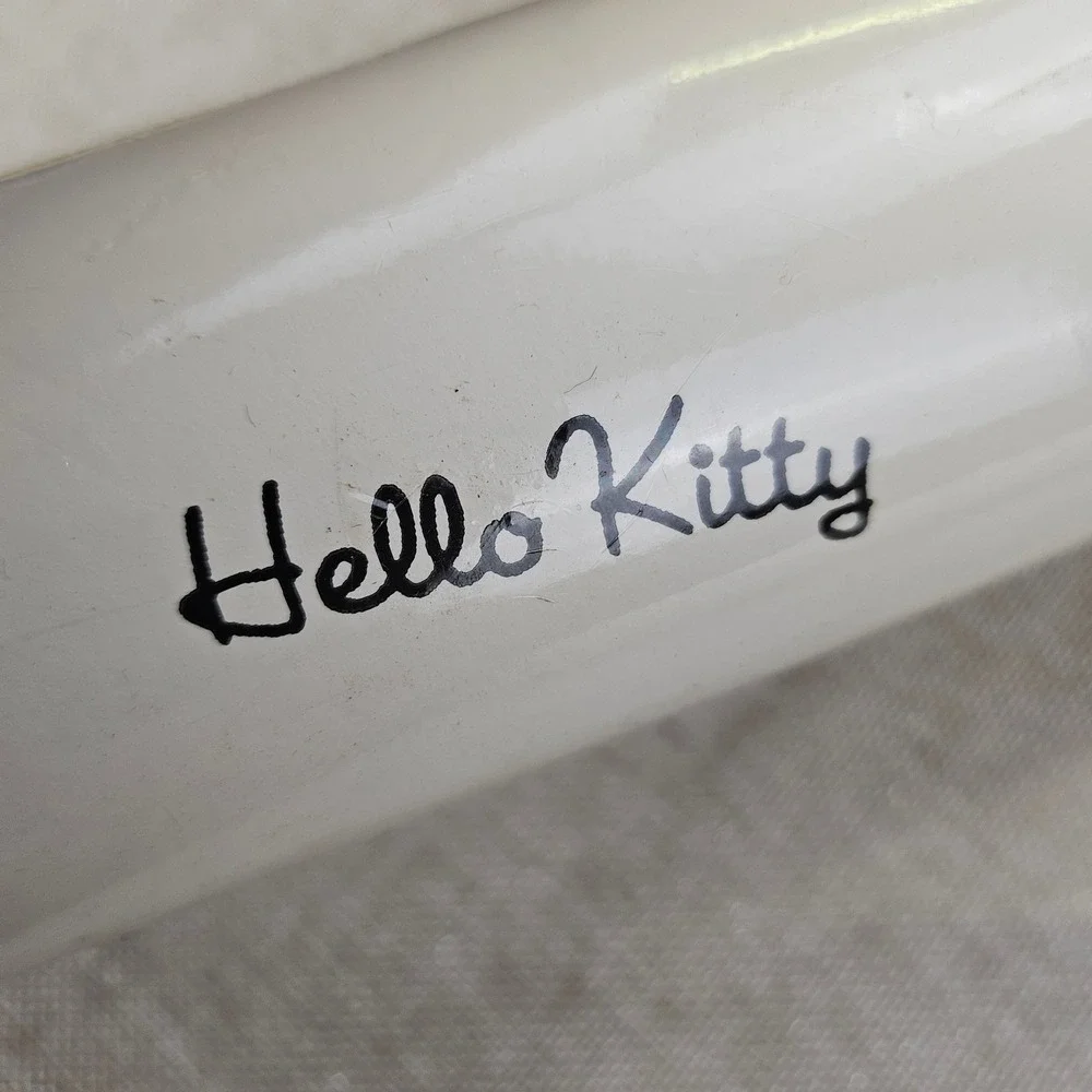 Hello Kitty by Sanrio Sure Strip PrePasted Washable Wallpaper BT2782 Double Roll